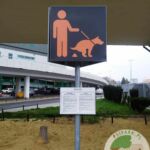 Wybieg dla psów toaleta dla psów Pet Relief Area Warszawa Airport Port Lotniczy Chopina Okęcie
